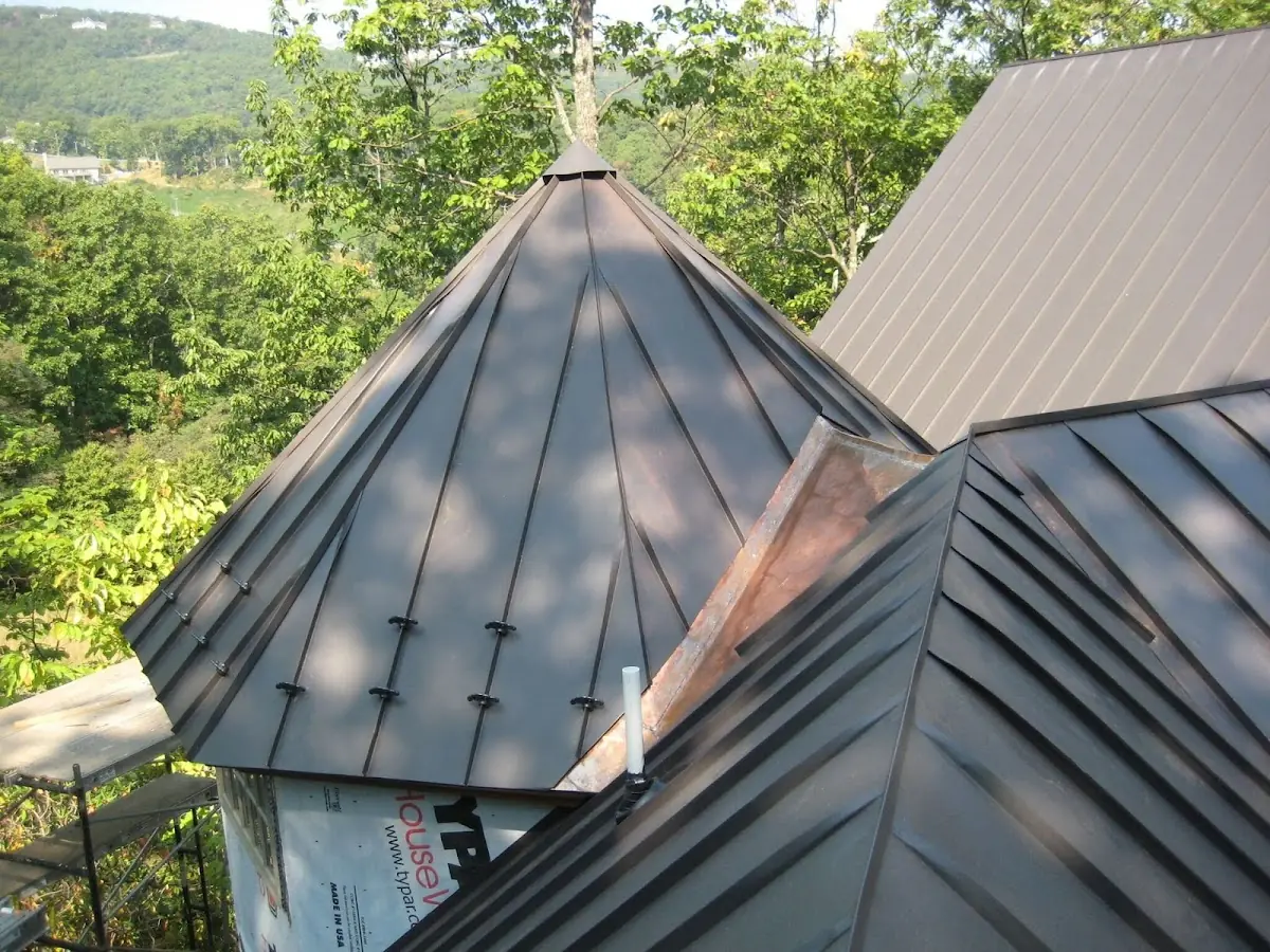 Professional Shingle Replacement & Repair by Craftsman Roofing in Maryland Park